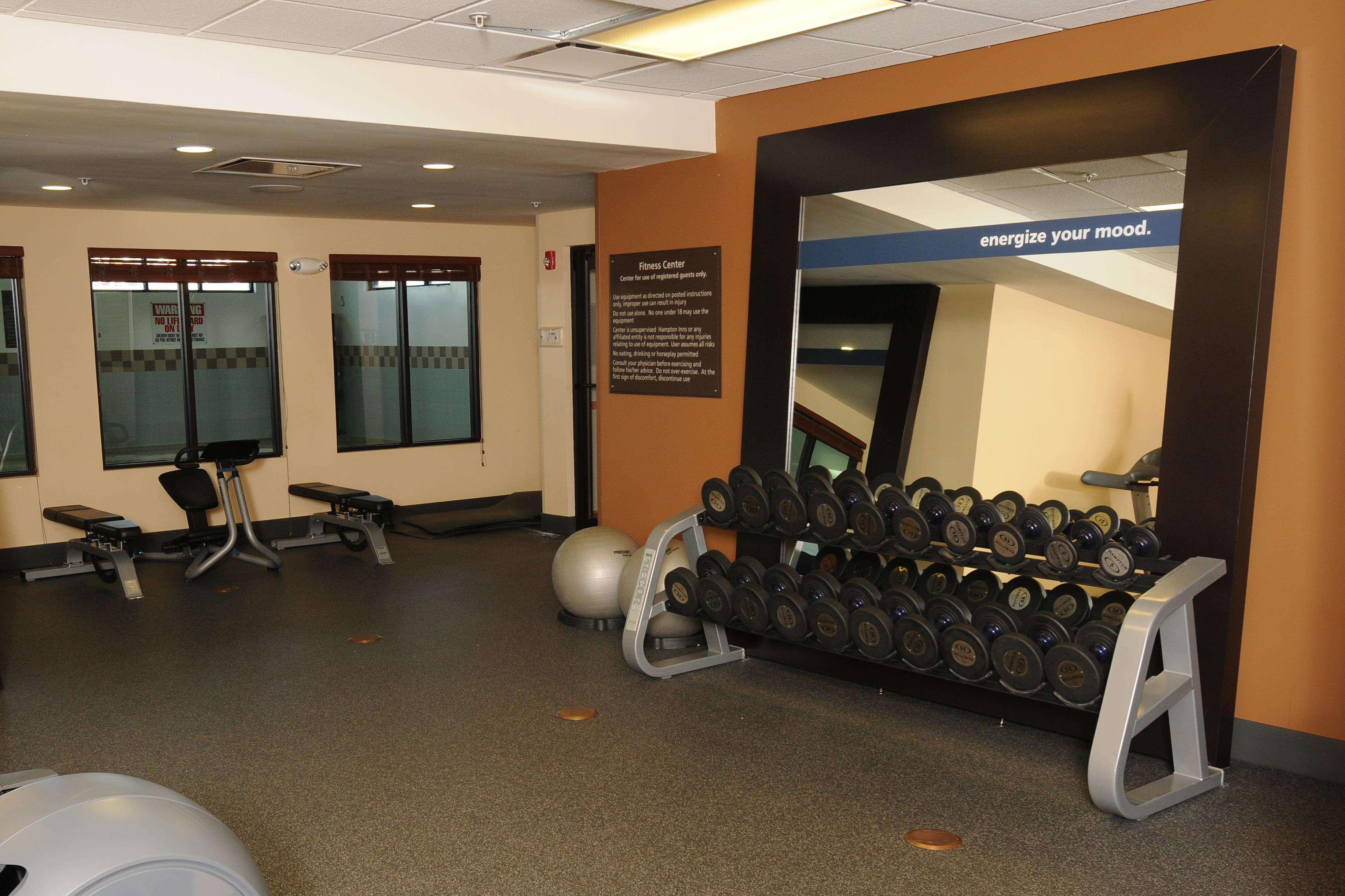 Newly Renovated Hampton Inn Omaha West Lakeside Exterior photo